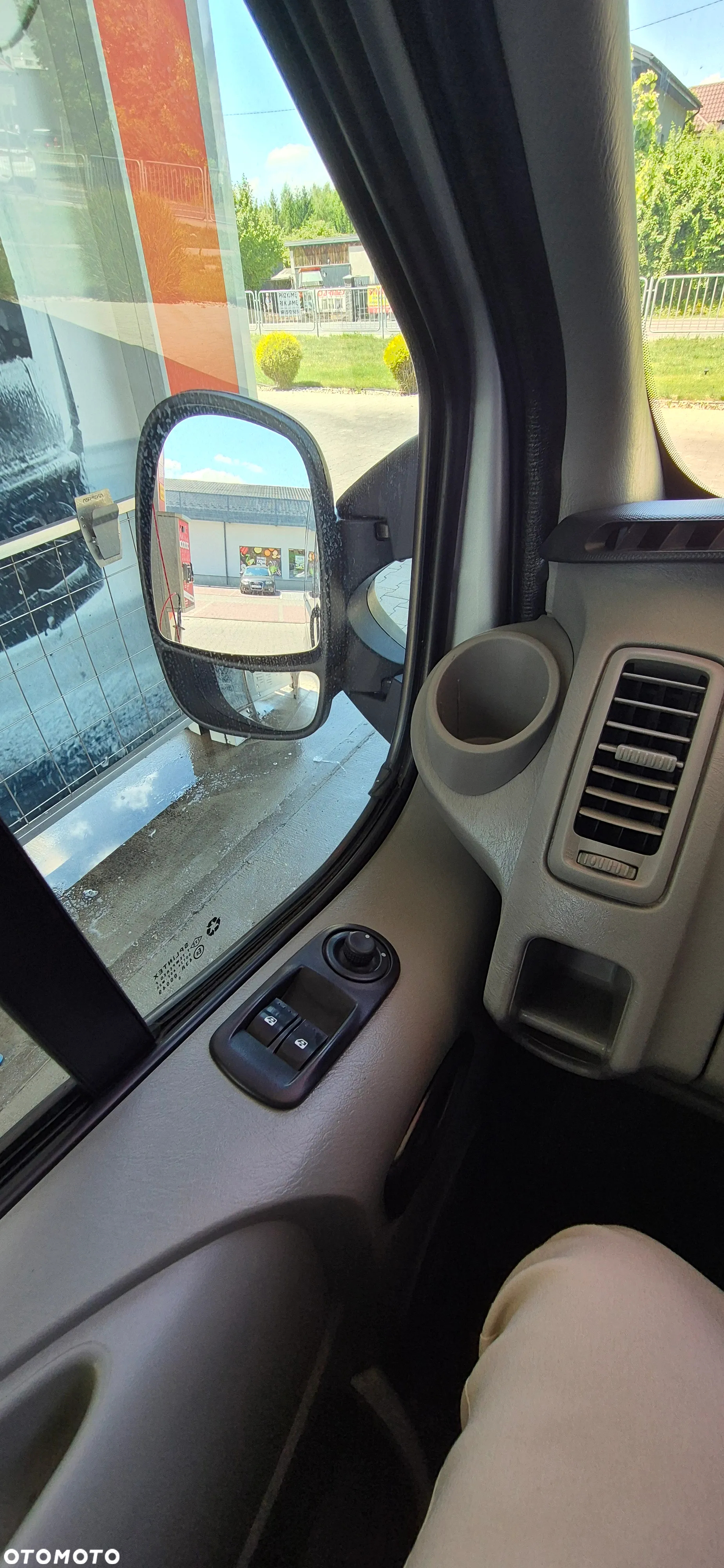 Nissan Primaster - 16