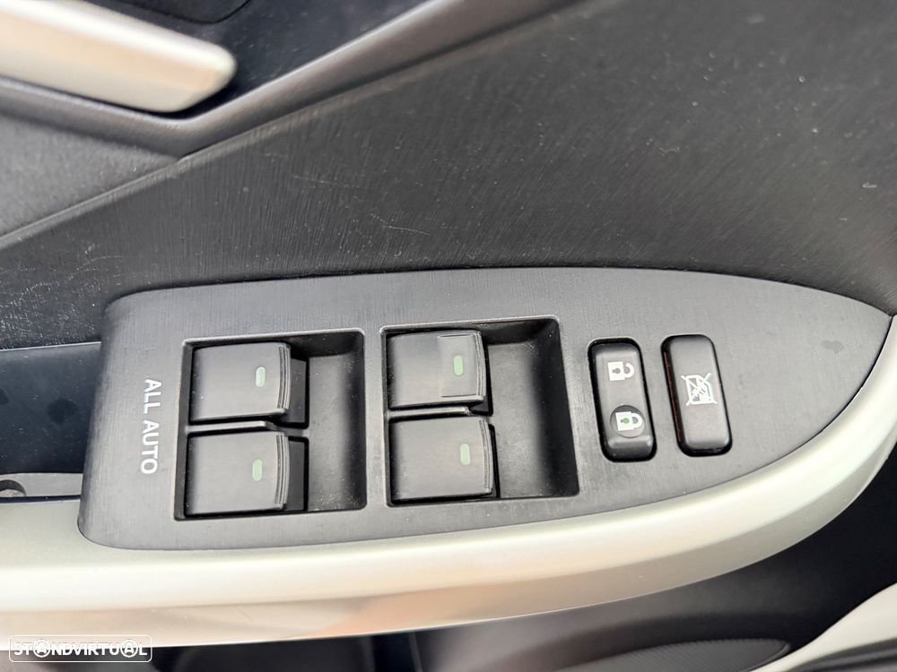 Toyota Prius 1.8 Exclusive - 19