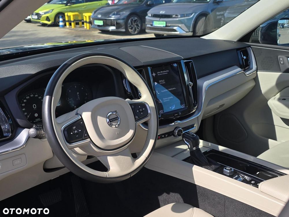 Volvo XC 60 D4 Momentum Pro - 14