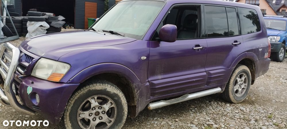 Mitsubishi Pajero - 2
