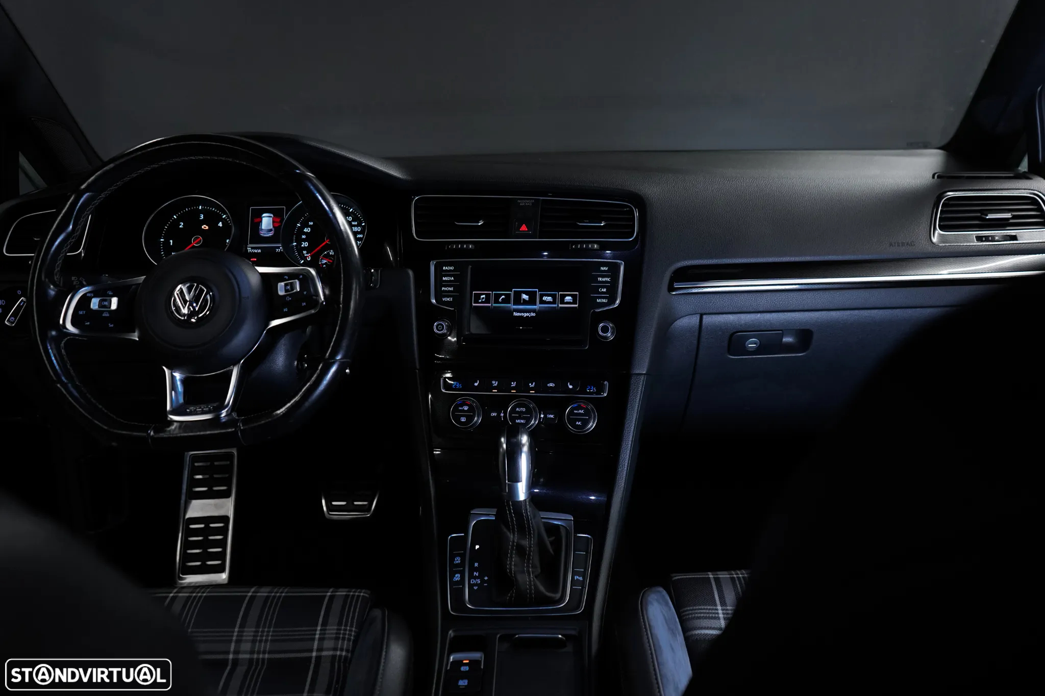 VW Golf 2.0 TDI GTD DSG - 30