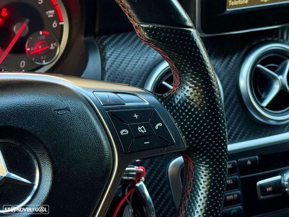 Mercedes-Benz A 180 d AMG Line - 42