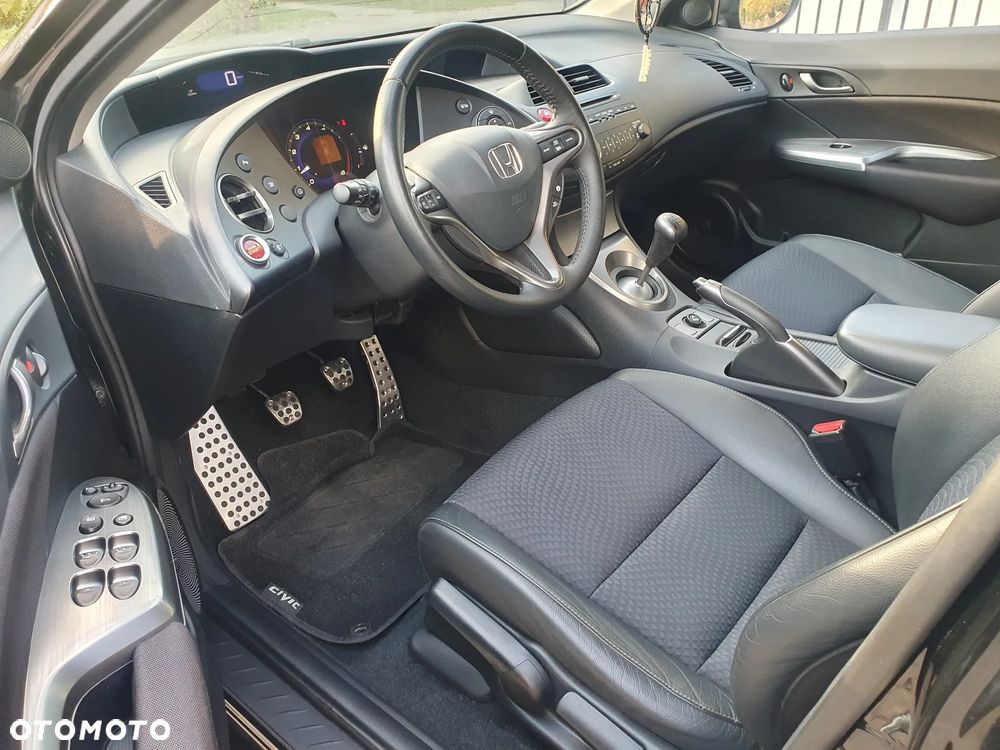 Honda Civic 1.4 i-VTEC Comfort Black Edition - 5