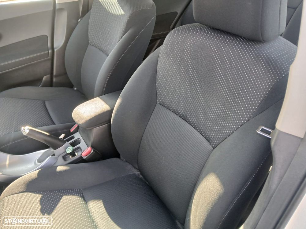 Toyota Auris 1.4 D-4D ACtive+VSC - 9