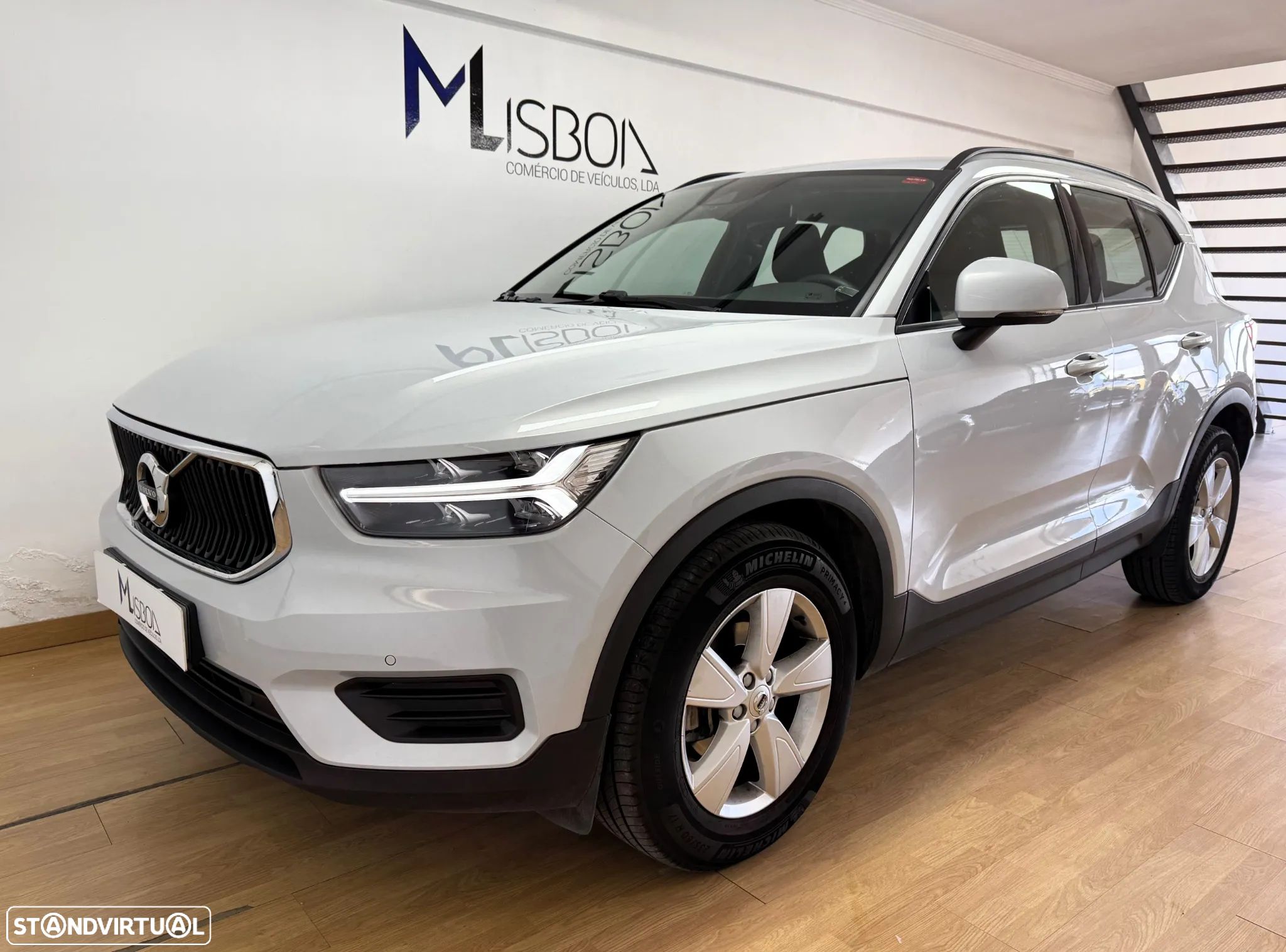 Volvo XC 40 1.5 T3 Momentum Plus - 1