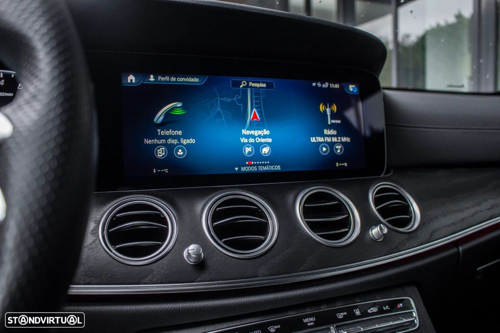 Mercedes-Benz E 300 e AMG Line - 28