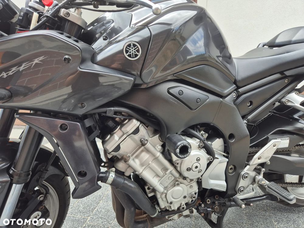 Yamaha FZ - 13