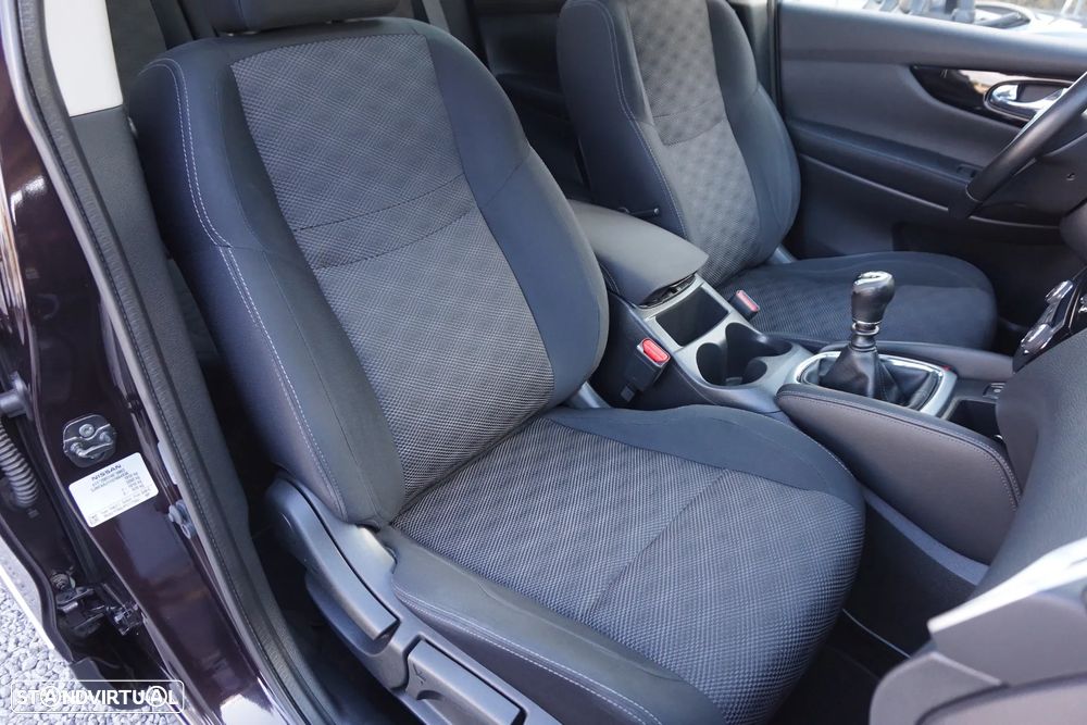 Nissan Qashqai 1.5 dCi N-Connecta 18 - 26