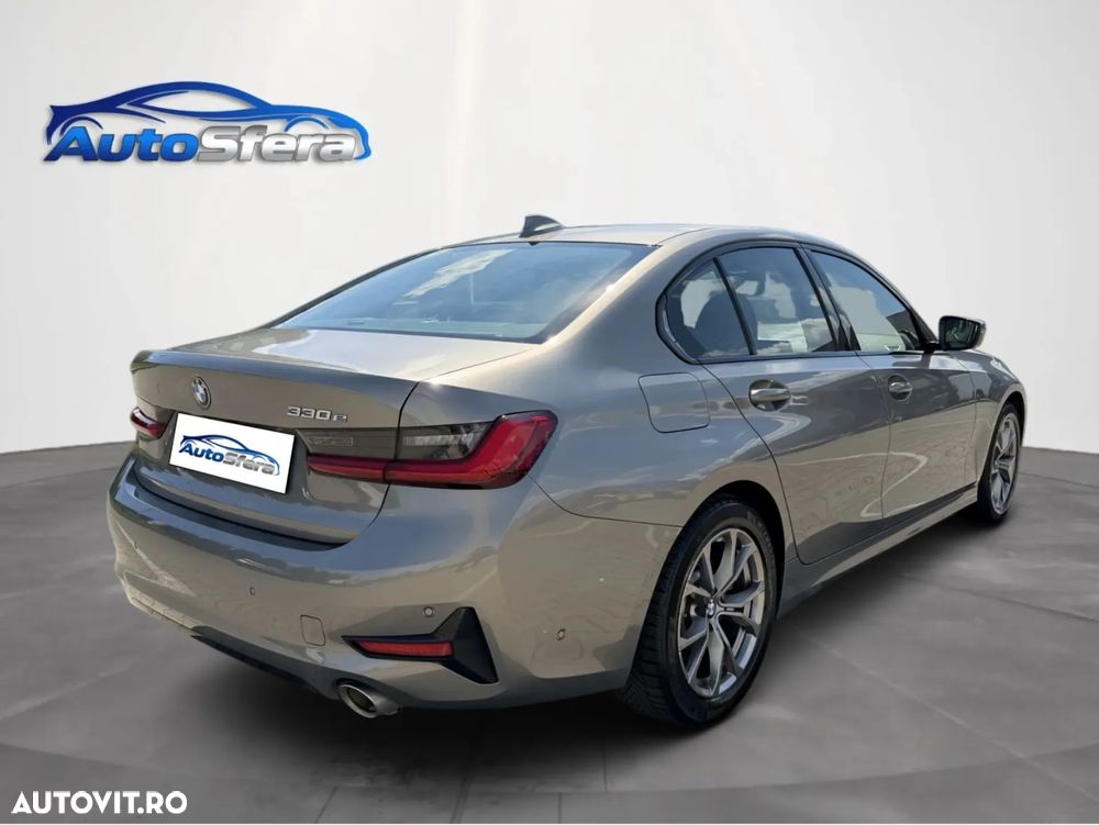 BMW Seria 3 330e Aut. Sport Line - 8