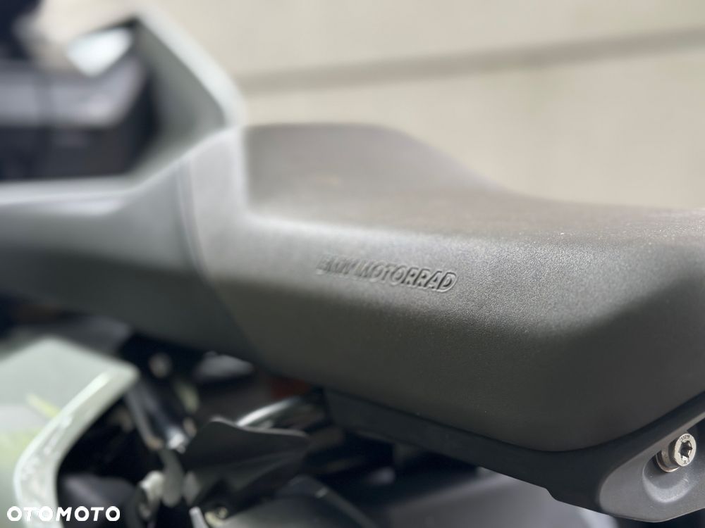 BMW CE 04 - 14