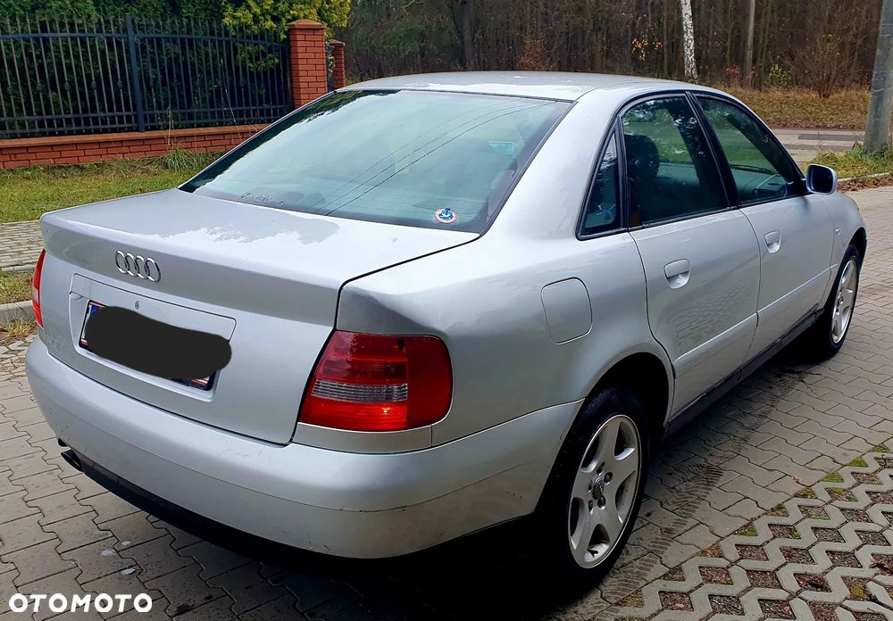 Audi A4 Limousine - 11