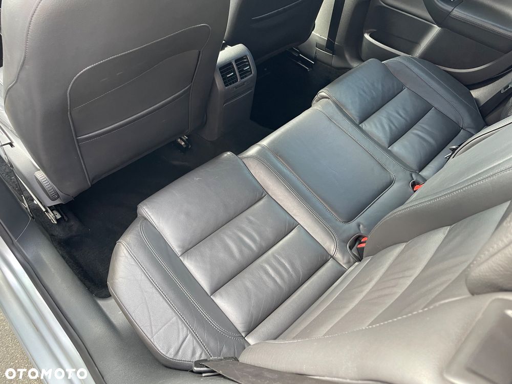 Volkswagen Golf V R32 DSG - 13