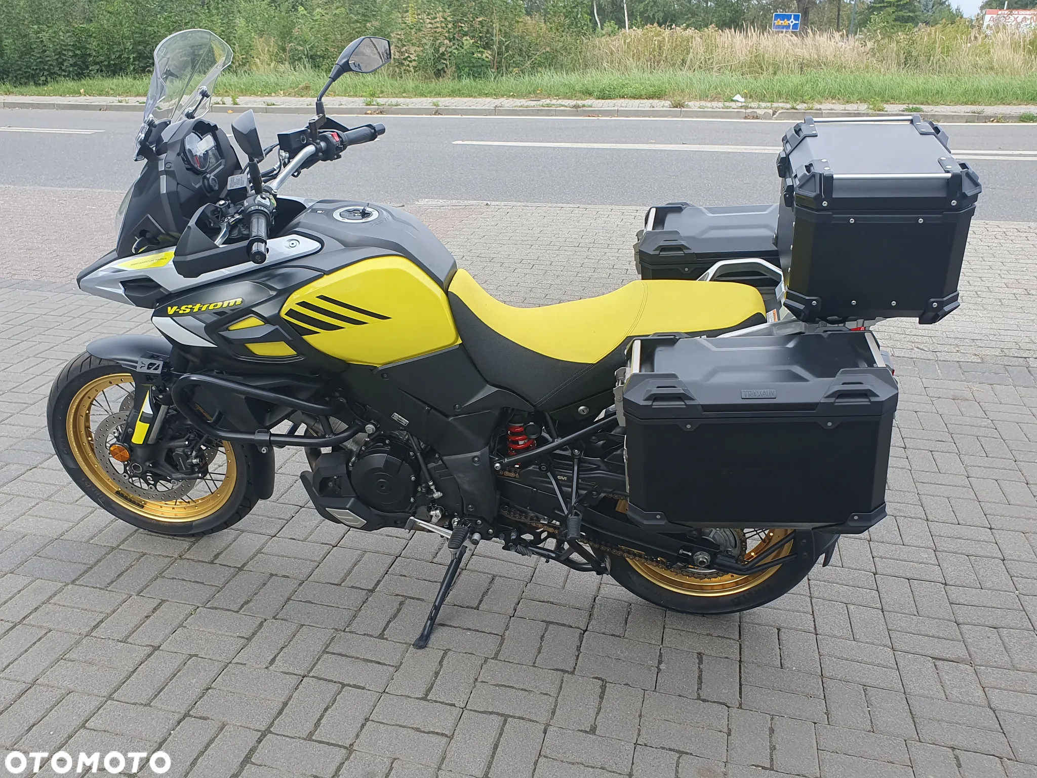 Suzuki V-STROM - 7