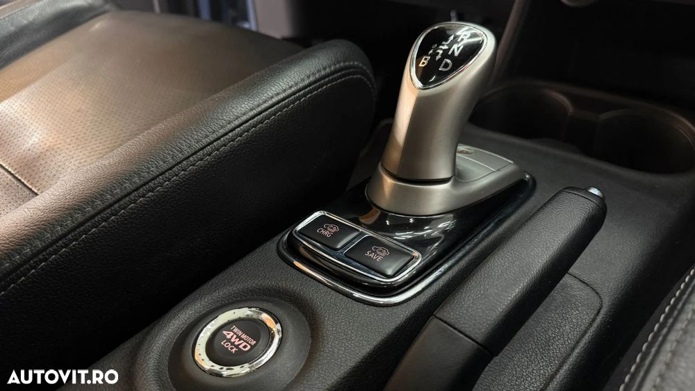 Mitsubishi Outlander 2.0 4WD Plug-In Hybrid - 21