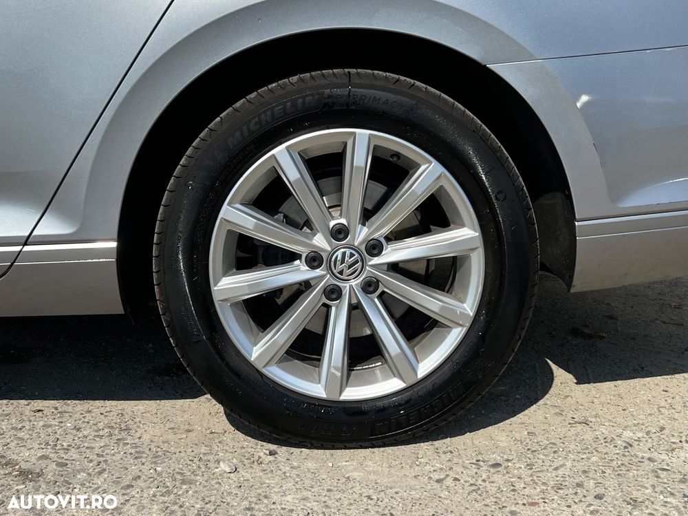 Volkswagen Passat Variant 1.6 TDI (BlueMotion Technology) DSG Comfortline - 24