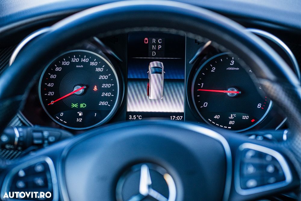 Mercedes-Benz V - 21