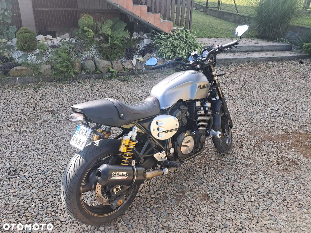 Yamaha XJR - 4
