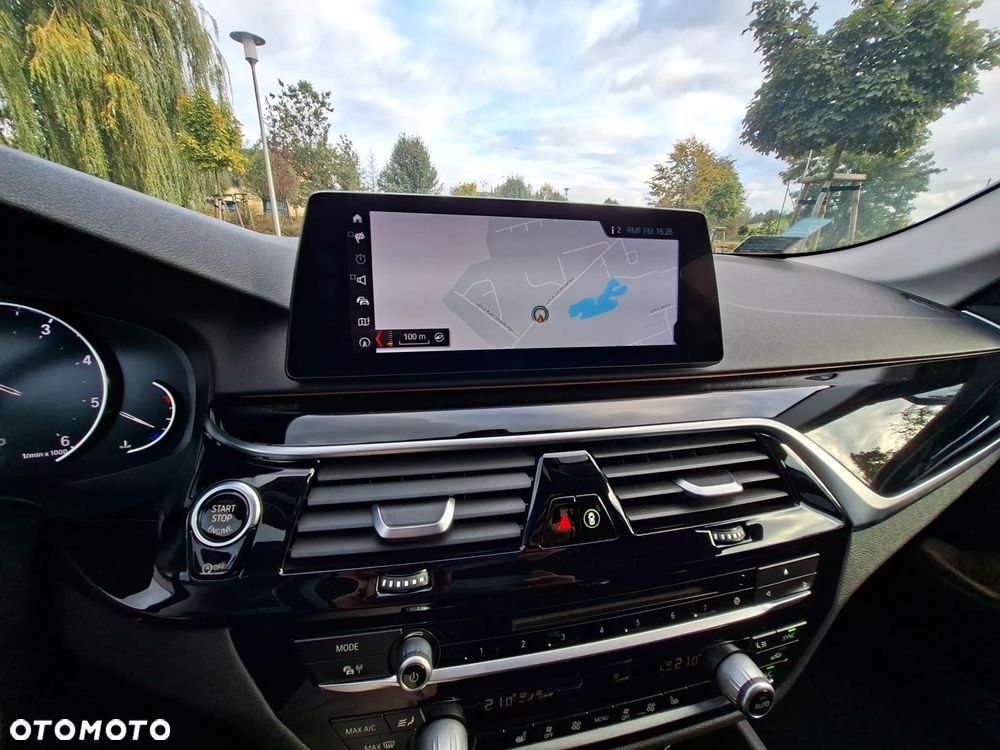 BMW Seria 5 520d Sport Line - 20