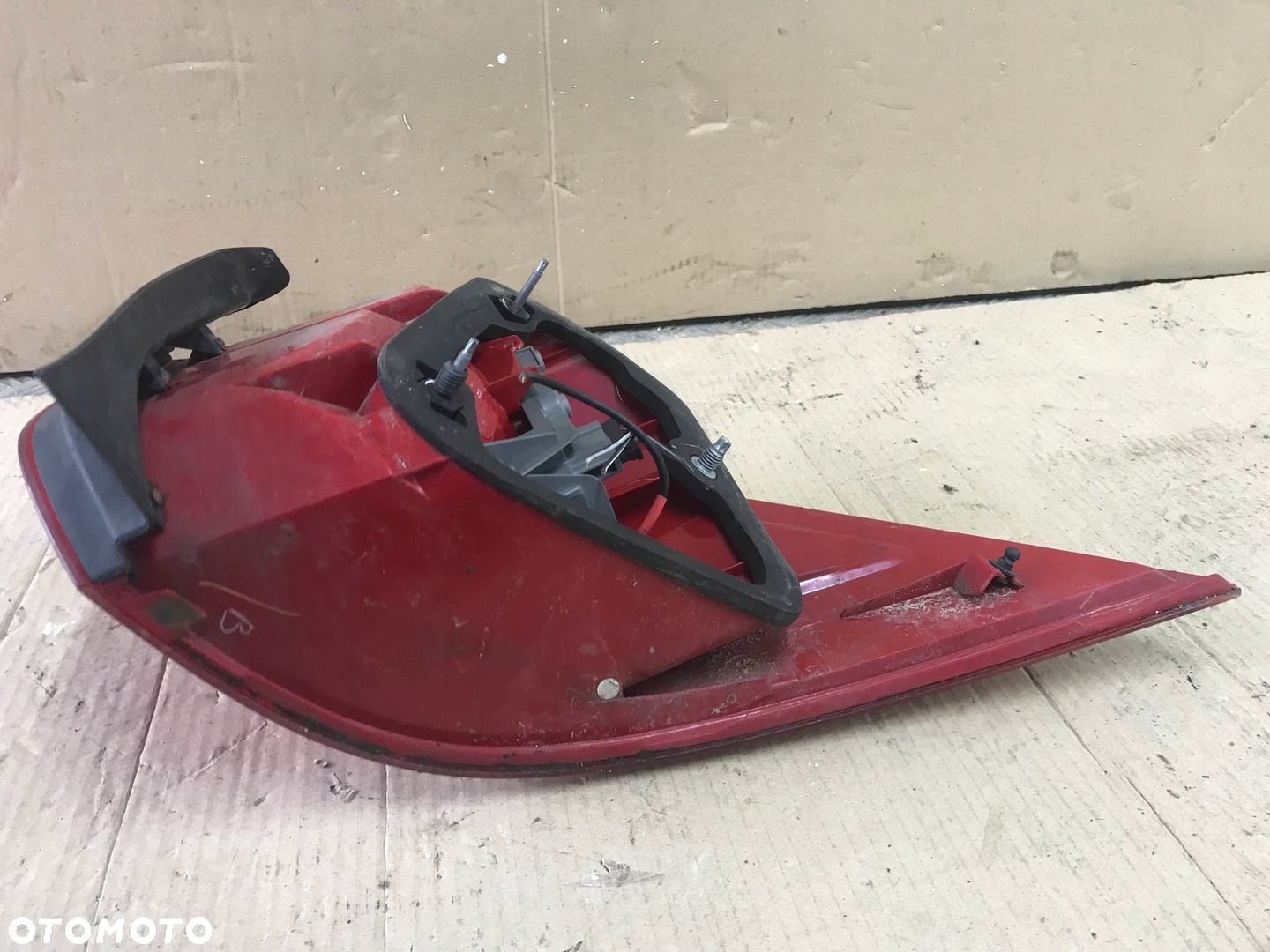 LAMPA PRAWY LUB LEWY TYŁ VW GOLF 5 V KOMBI - 15