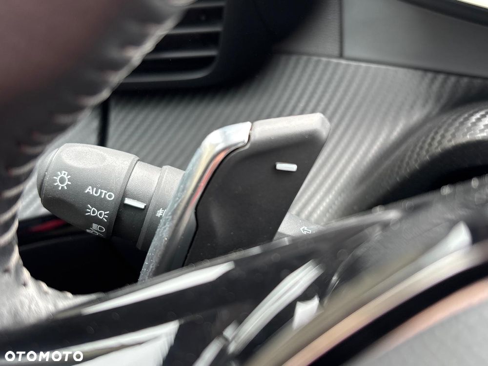 Peugeot 2008 1.5 BlueHDi Allure Pack S&S EAT8 - 26