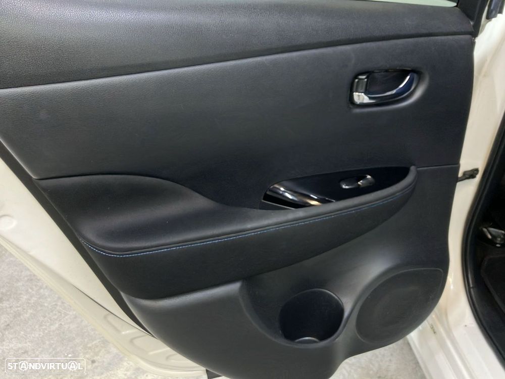 Nissan Leaf N-Connecta - 22