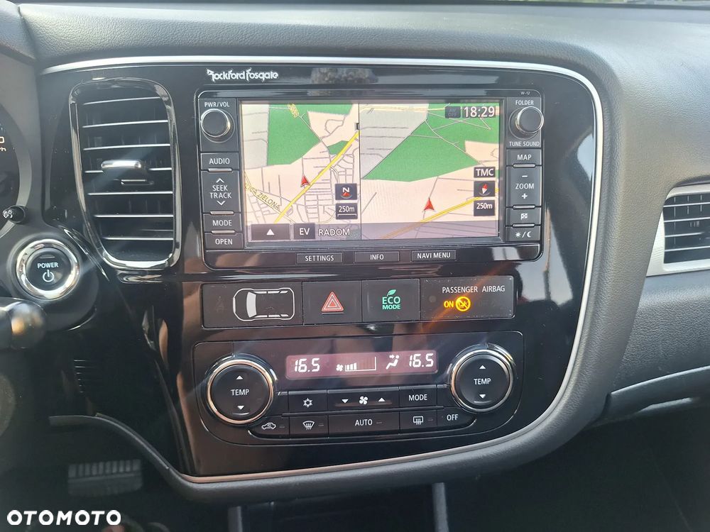 Mitsubishi Outlander 2.0 4WD Plug-In Hybrid - 16