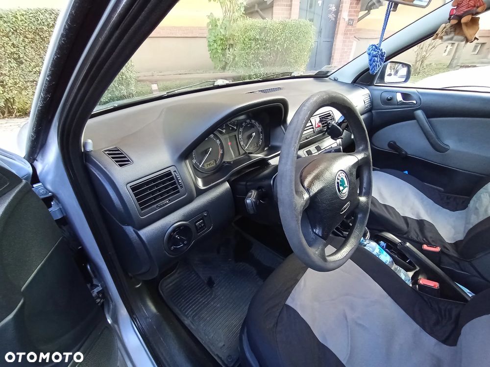 Skoda Octavia 1.6 Tour - 15
