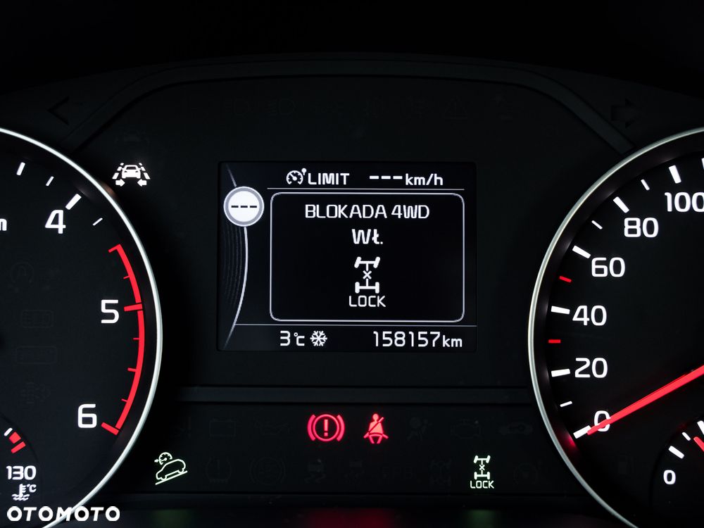 Kia Sportage 2.0 CRDI Business Line 4WD - 23