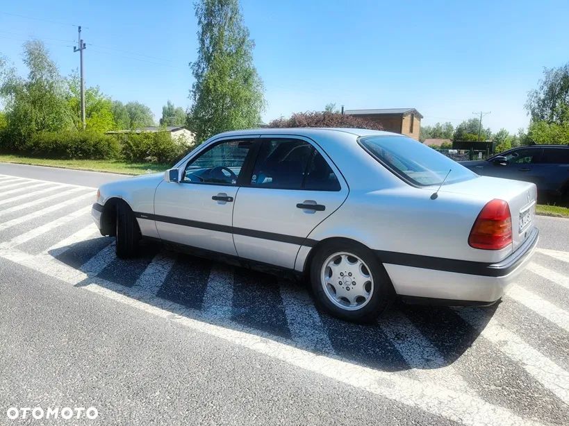 Mercedes-Benz Klasa C 180 Esprit - 3