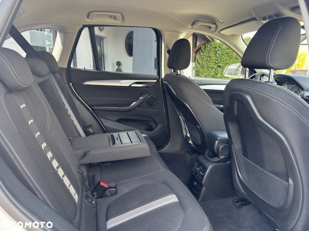 BMW X1 xDrive20d - 14