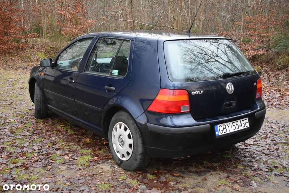 Volkswagen Golf 1.6 Basis - 3