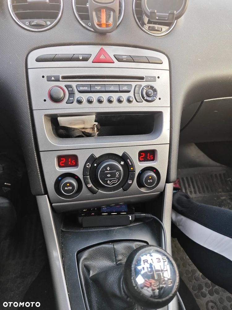 Peugeot 308 1.6 HDi Premium - 17