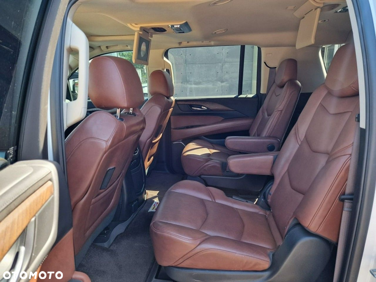 Cadillac Escalade - 30