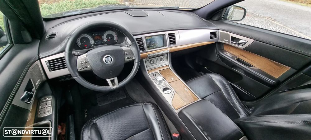 Jaguar XF 2.7 D V6 Premium Luxury - 7