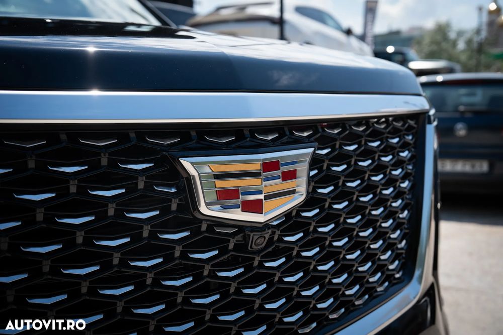 Cadillac Escalade - 5