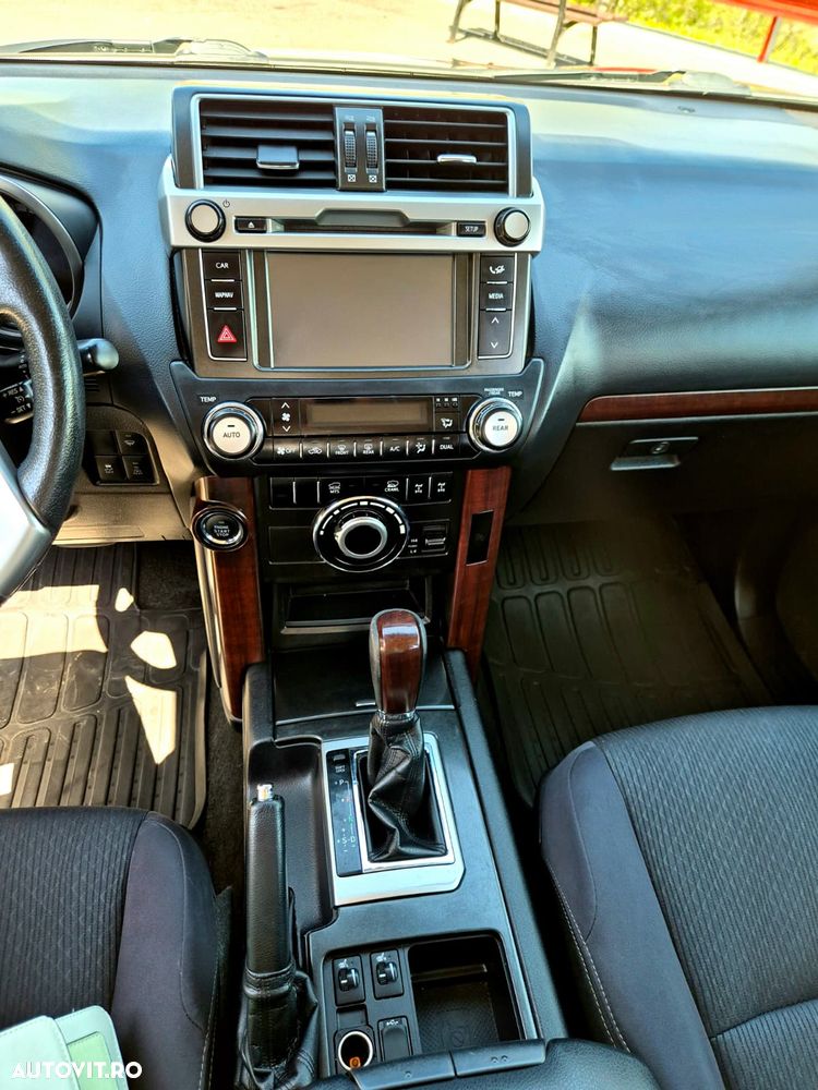 Toyota Land Cruiser 2.8l Turbo D-4D A/T AVS Luxury - 19