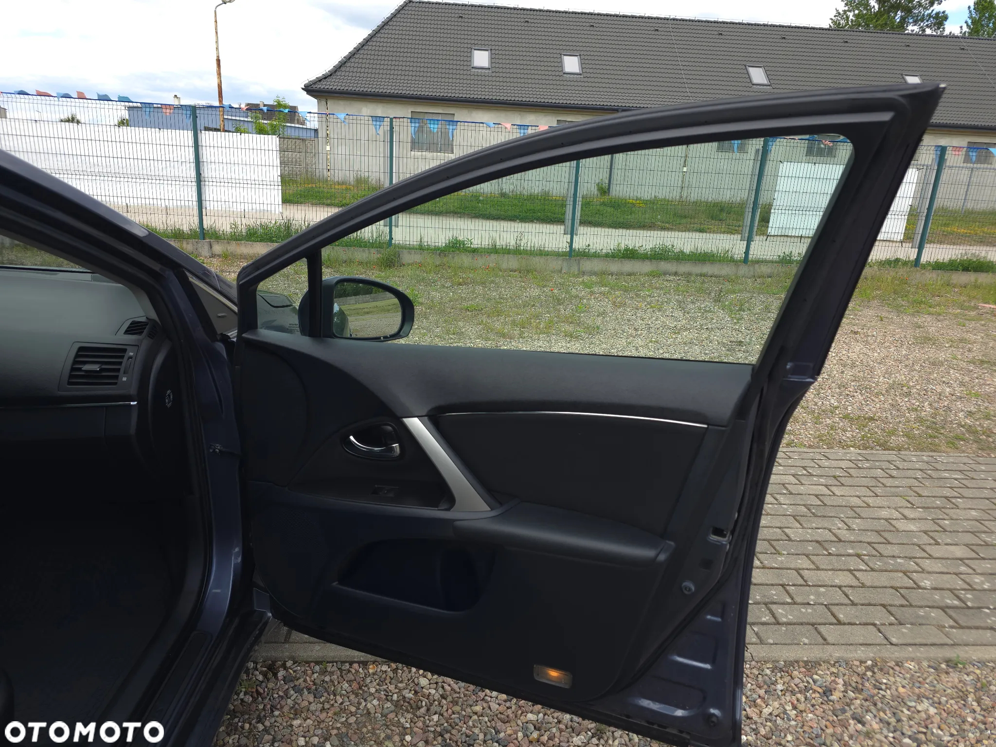Toyota Avensis 2.0 D-4D Luna - 13