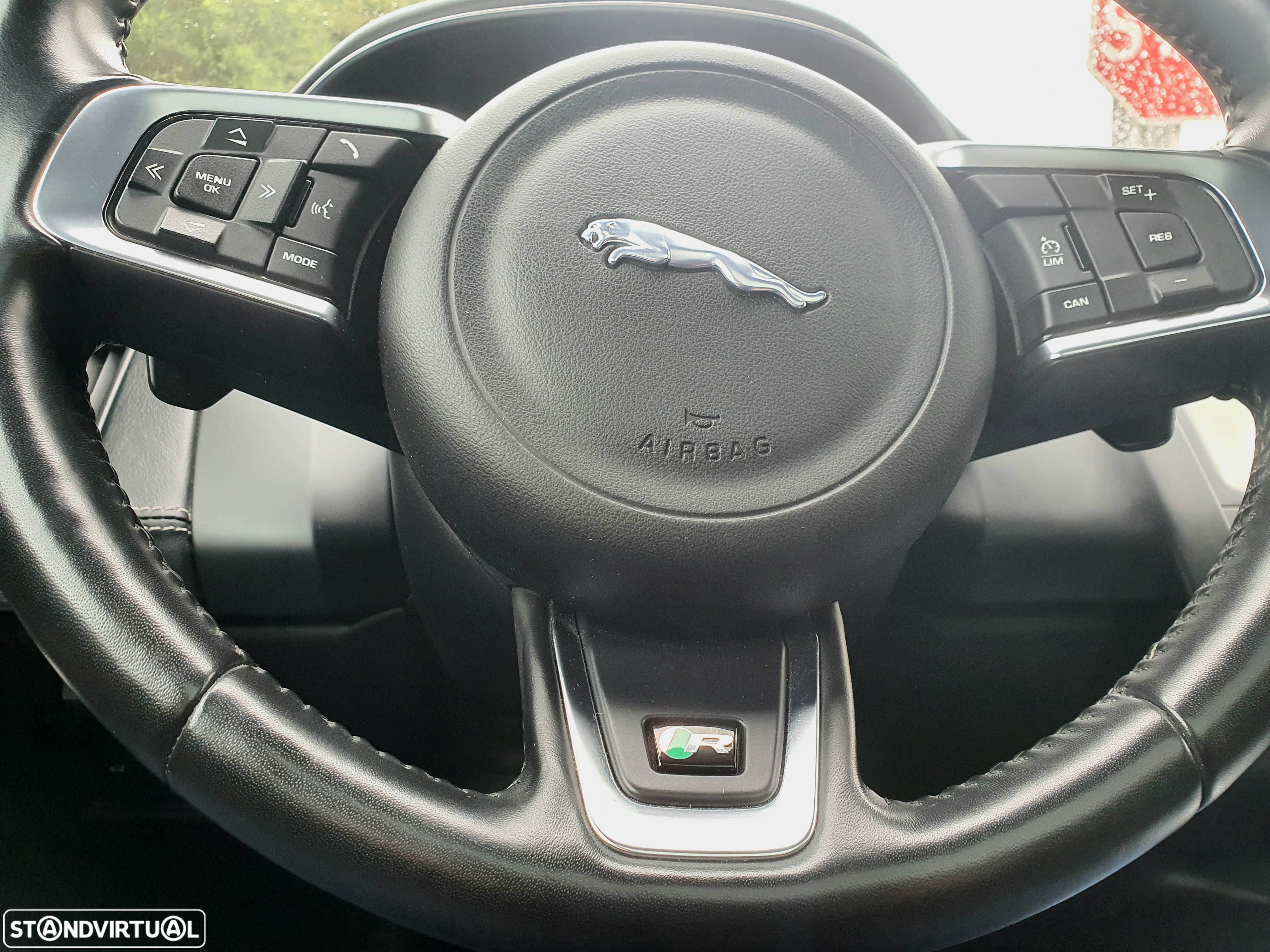 Jaguar E-Pace 2.0 i4D R-Dynamic HSE AWD Aut. - 30