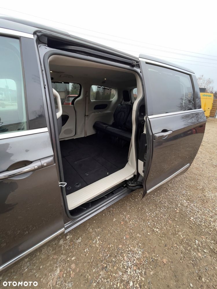 Chrysler Pacifica - 25