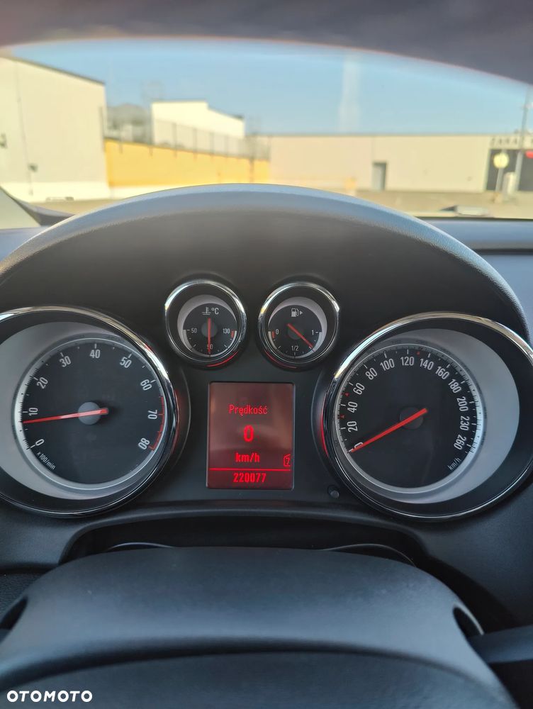 Opel Astra 1.6 T Cosmo - 15