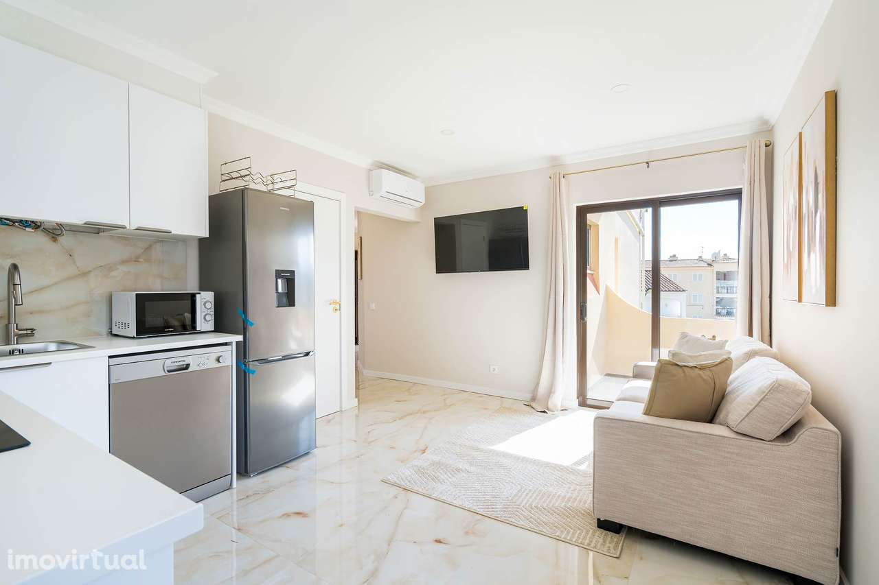 Apartamento T1+1 central, luminoso e recentemente renovado - Grande imagem: 2/22