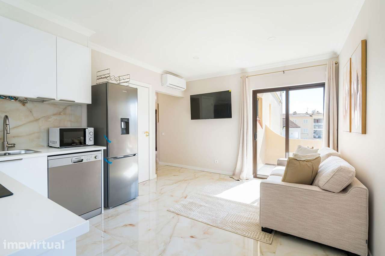 Apartamento T1+1 central, luminoso e recentemente renovado - Grande imagem: 2/22