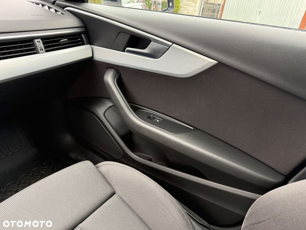 Audi A4 Avant 2.0 TDI ultra DPF Attraction - 11