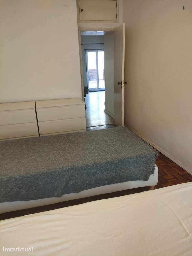 Apartamento com 1 quartos - localizado em Sete Rios Lisbon - Grande imagem: 2/13