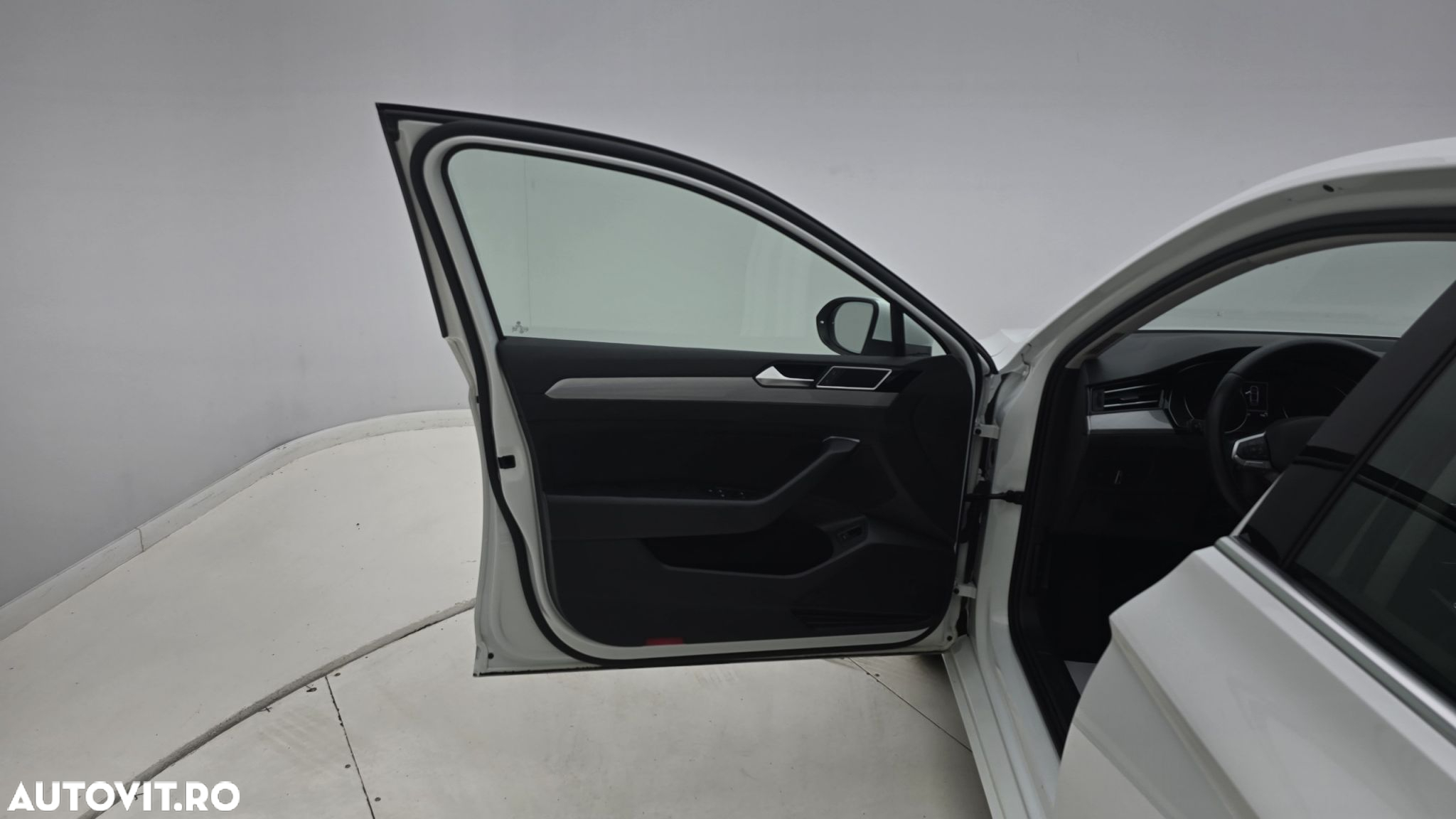 Volkswagen Passat 2.0 TDI DSG Comfortline - 10