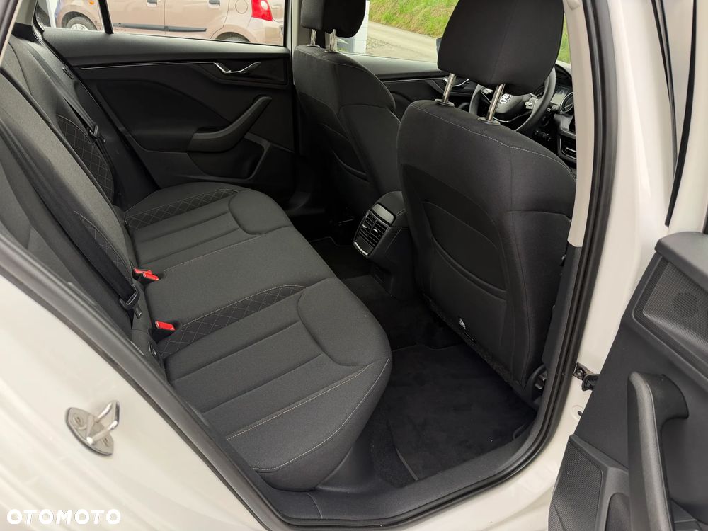 Skoda Kamiq 1.0 TSI Ambition - 8