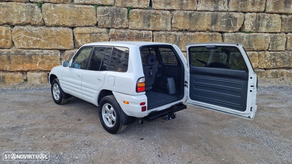 Toyota RAV4 - 29