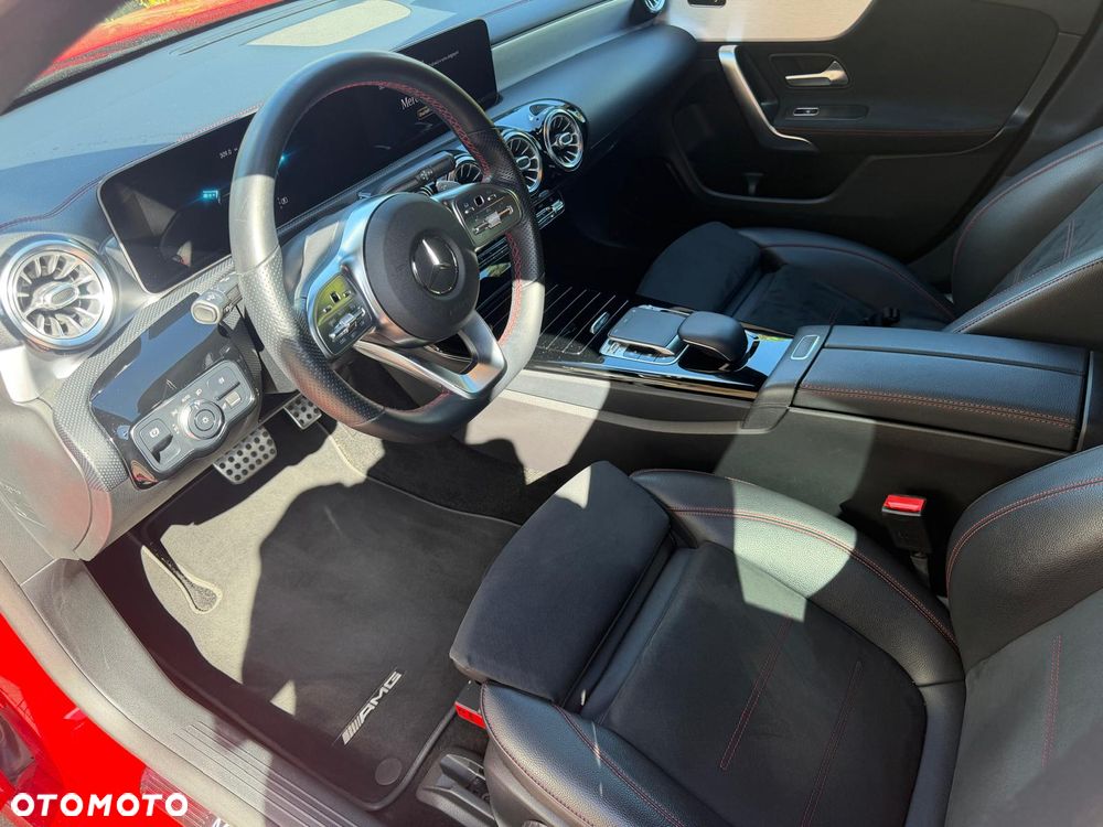 Mercedes-Benz CLA 200 AMG Line 7G-DCT - 32