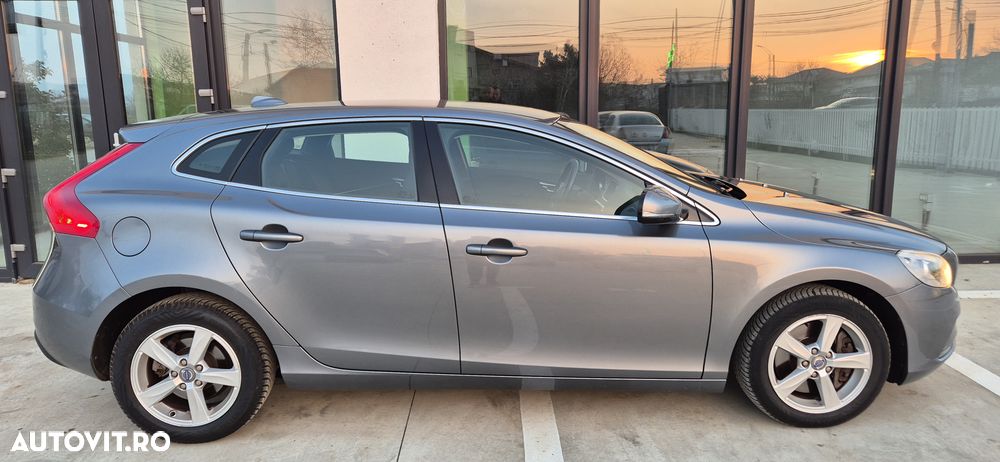 Volvo V40 D4 VEA Momentum - 5