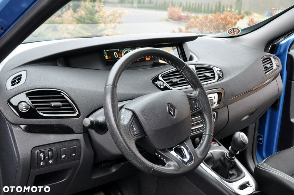 Renault Grand Scenic - 25